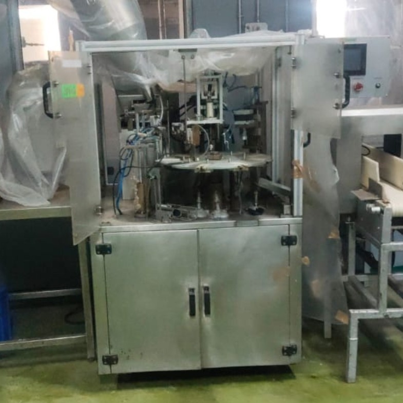 Spout Filling Machine