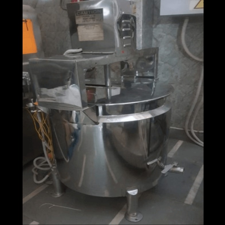 Mixing Tank With Agitator