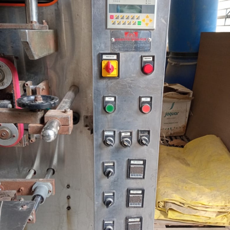 Automatic Liquid Pouch Filling and Sealing Machine